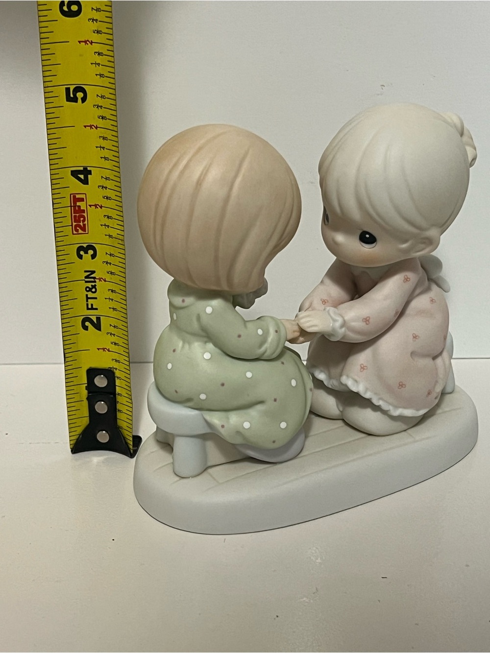 Porcelain Figurine of Two Girls in Pastel Pink and Green - Picture 7 of 7